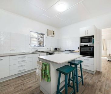 SPACIOUS & LOW-MAINTENANCE HOME IN A CENTRAL LOCATION - Photo 5