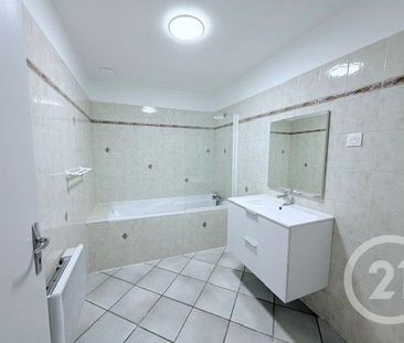 Location Appartement 2 pièces 50m² MONTAUBAN 82000 - Photo 5