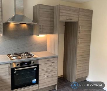 4 bedroom semi-detached house to rent - Photo 6