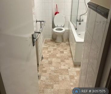 3 bedroom flat to rent - Photo 5