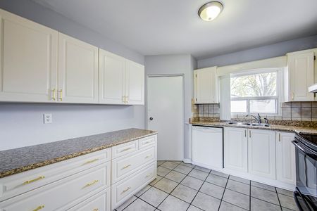 For Lease - 11 Bellefontaine Street Unit# Main, Toronto, Ontario - Photo 2