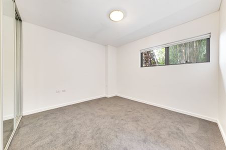 Updated one Bedroom Apartment with Parking - Photo 2