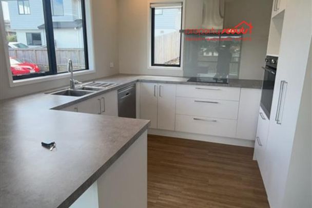 Three Bedroom Home - Photo 1