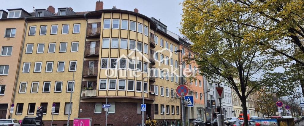 Frisch sanierte 2 Zi-Wohnung, neue Küche & Elektrogeräten, sehr großer Balkon - Photo 1