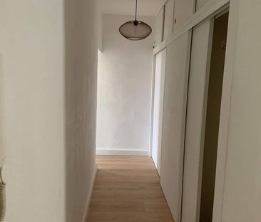 Location appartement 2 pièces 48.43 m² à Hyères (83400) - Photo 1