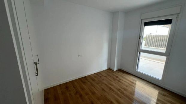 Planta baja de alquiler en Calle Juan Carlos Aguilar Moreno, 1, Entrenúcleos - Foto 1