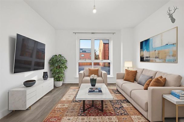 3 Bedroom House - Semi-Detached - Photo 1