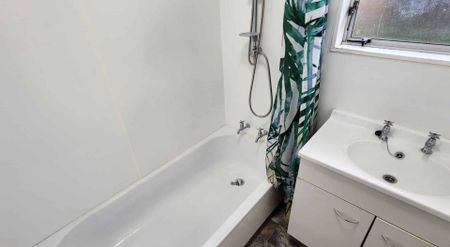 AFFORDABLE THREE BEDROOMS - HAWERA - Photo 3