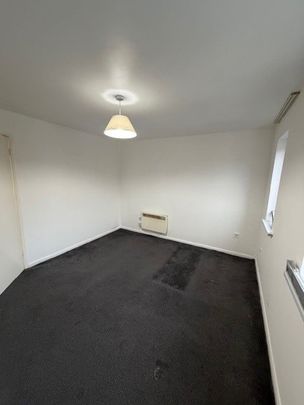 1 Bed Flat, Plowman Close, N18 - Photo 1