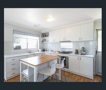 Belmont 1 Bedroom - semi furnished. - Photo 3