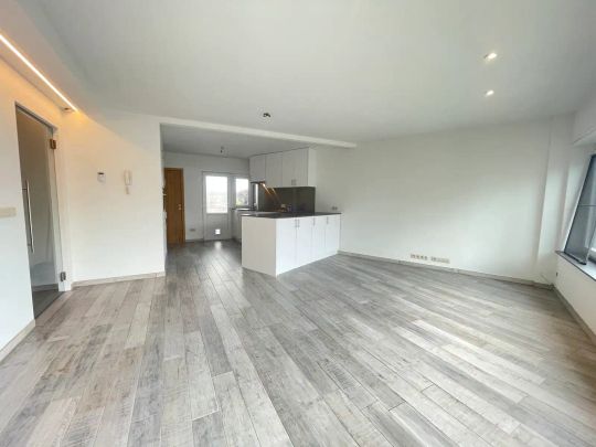 Appartement te huur - Photo 1