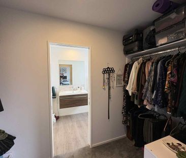 Modern 3-Bedroom Home in Fantastic Location - Photo 3