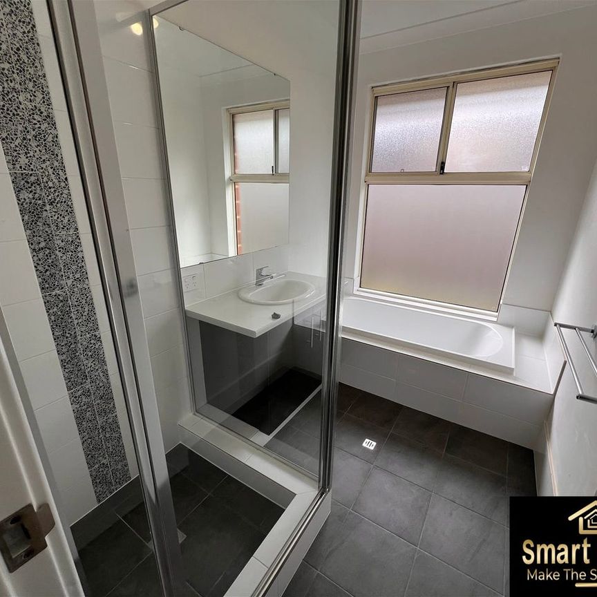 "Stunning and Spacious House for Rent in the Desirable Caversham Neighborhood!" - Photo 1