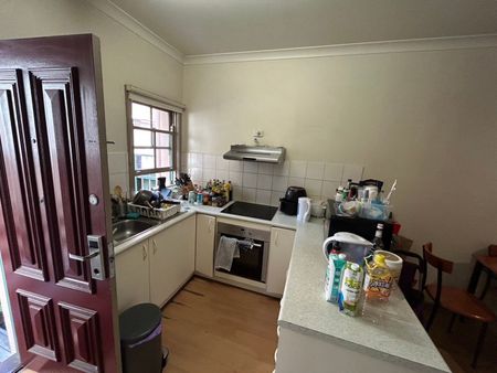 East Melbourne - Photo 2