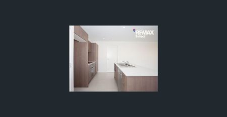 Modern 3 Bedroom Duplex in Quiet Location - Photo 3