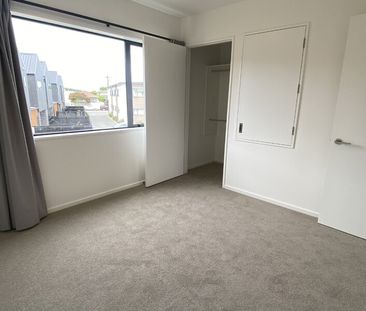 Near New Townhouse! - Photo 2