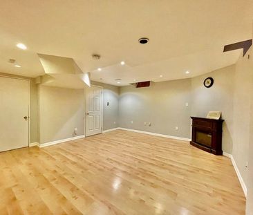 For Lease - 2194 Oak Bliss Crescent, Oakville, Ontario - Photo 1