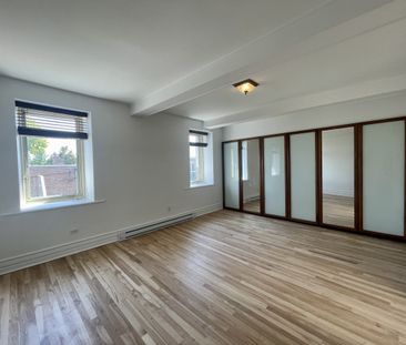 Ahuntsic-Cartierville: Logement rénové de 2 chambres sur 2 étages a... - Photo 6