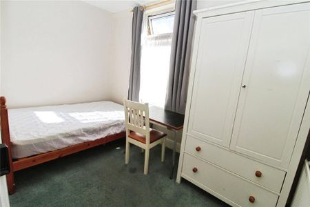 4 bedroom terraced house to rent - Photo 5