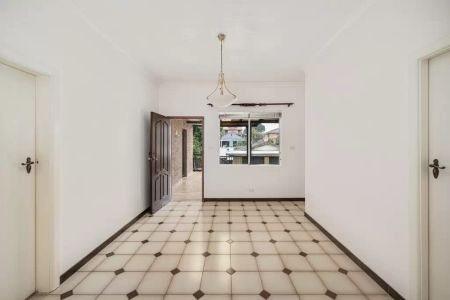 Spacious Tranquil Living in Earlwood Home - Photo 5