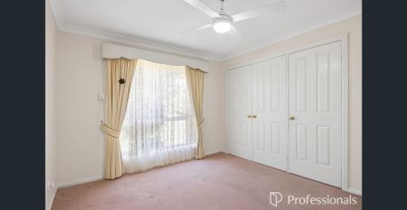 Elegant Glenfield Home - Photo 2
