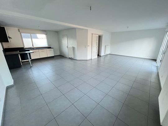 Location Maison 5 pièces 123m² - Photo 1