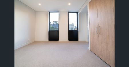 Modern Living in the Heart of Bondi Junction - Photo 4