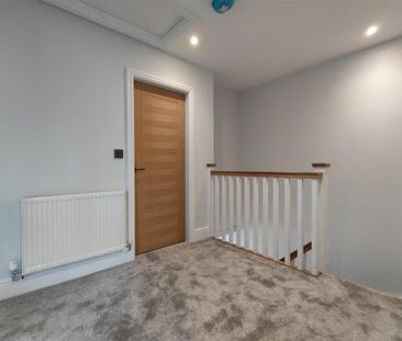 4 bedroom semi-detached house to rent - Photo 6