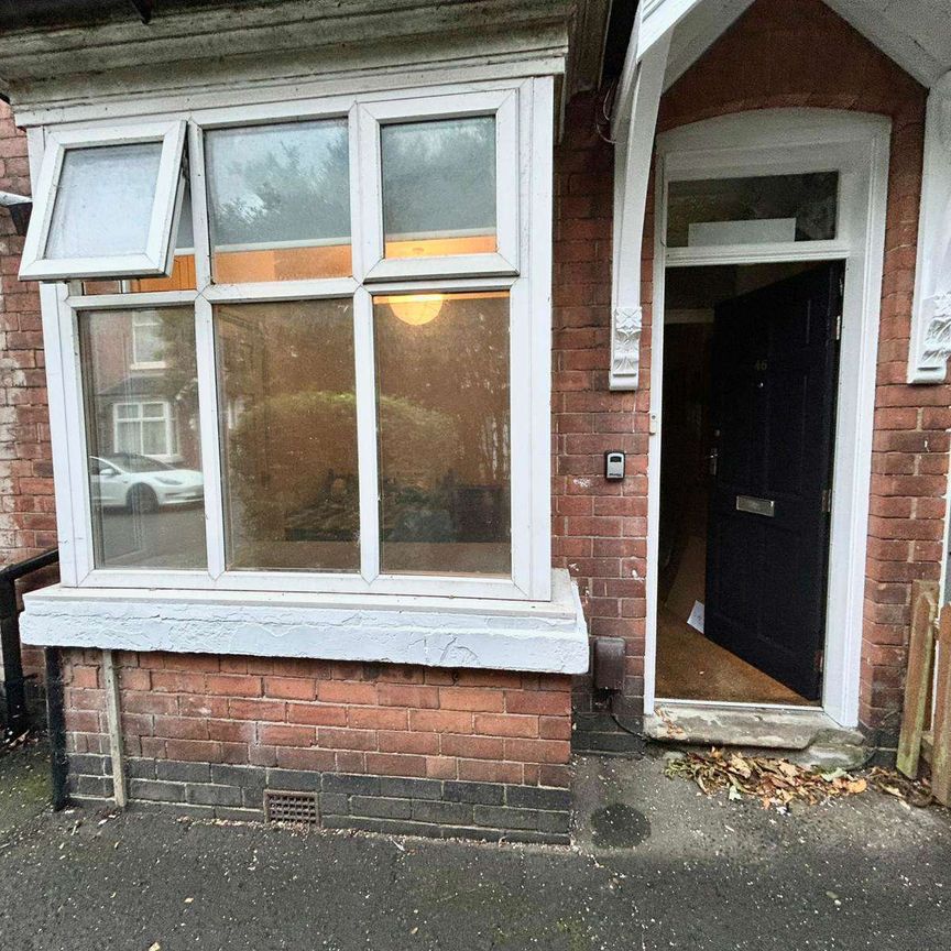 Leslie Road Room 3 - Photo 2