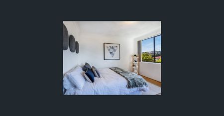 SPECTACULAR VIEWS NORTH BONDI APARTMENT -FURNISHED, inspection by appointment. - Photo 5