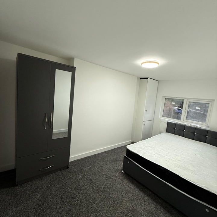 2 Bed Flat, Pine Grove, M14 - Photo 1