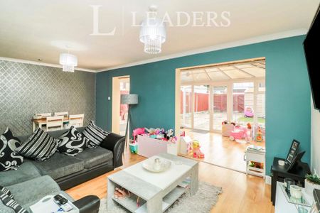 3 bedroom house to rent - Photo 2