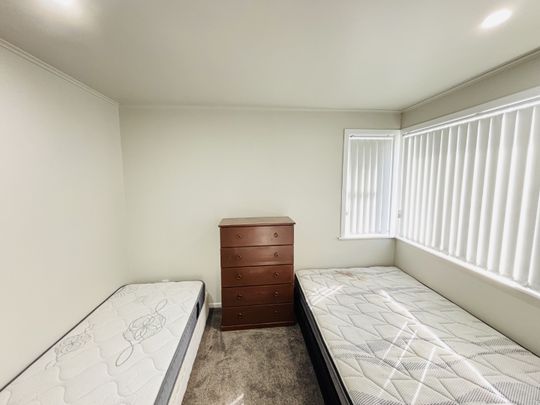 MANUREWA, 3 BEDROOMS - Photo 1