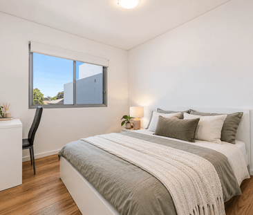 Modern 2 Bedroom Apartment - Photo 3