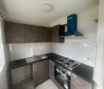 Studio to rent - Photo 6