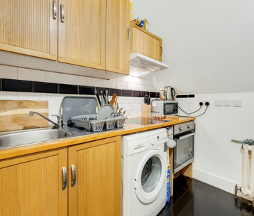 Baldry Gardens, London, SW16 - Photo 3