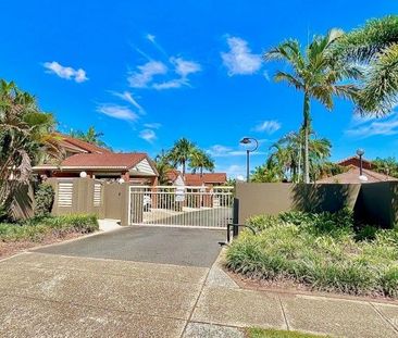 2 Bedroom Townhouse Southport - Photo 2