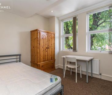 6 bedroom terraced house to rent - Photo 4