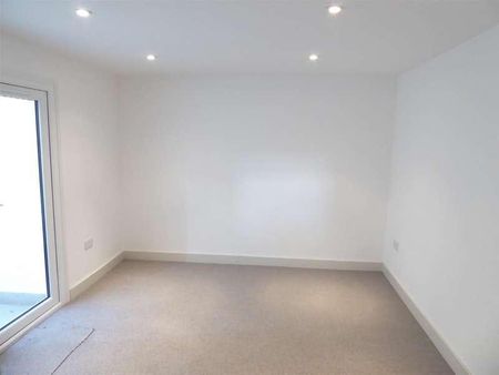 Alfred Road, Sutton, SM1 - Photo 2