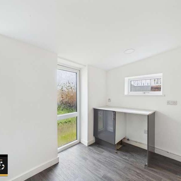 Abbey Road, Blackpool, FY4 - Photo 1