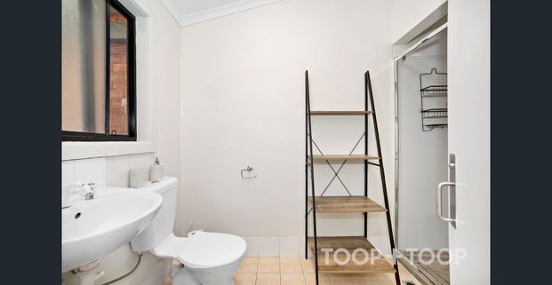 Located in Adelaide CBD – Convenience Meets Comfort! - Photo 1