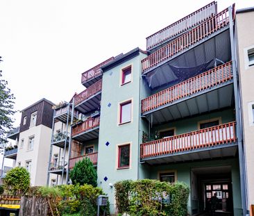 Sonnige Dachwohnung mit großer Terrasse und viel Altbaucharme, zent... - Photo 6