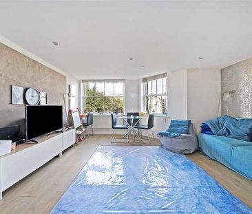 Princess Park Manor, New Southgate, N11 - Photo 1