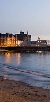 Part Furnished 3 bed Seafront Penthouse Apartment - Photo 2