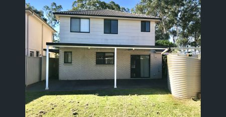 TRANQUIL & SPACIOUS FAMILY HOME - Photo 5