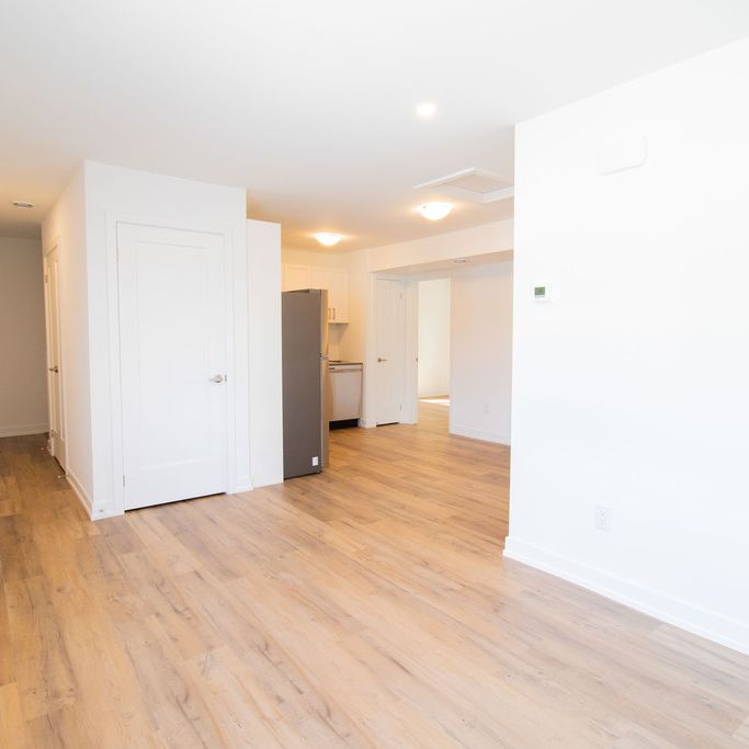 COZY 2 BEDROOM CONDO IN NIAGARA FALLS!! - Photo 1