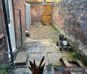 4 bedroom terraced house to rent - Photo 3