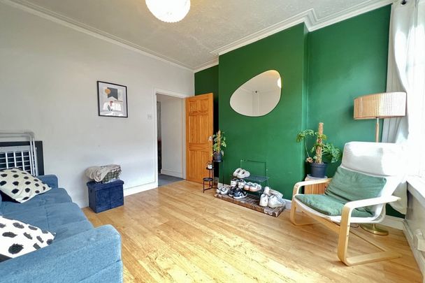 Dover Street - Photo 1