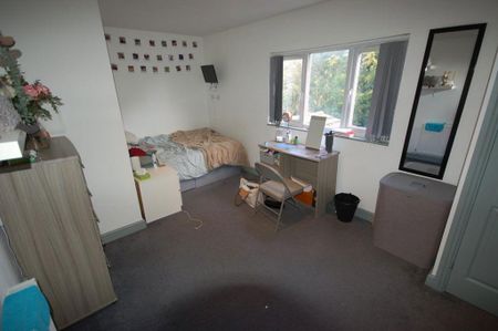 9 bedroom house to rent - Photo 4