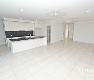 MODERN FAMILY HOME WITH MULTIPLE LIVING AREAS! - Photo 3